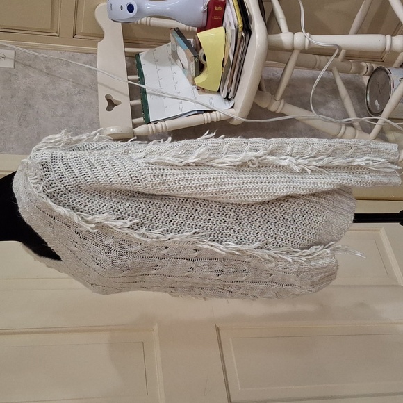 "FCY WITH LOVE" SZ. 2x, 100%acrylic, off-white, cable-knit, fringed sweater. - Picture 2 of 16